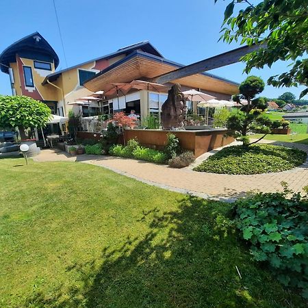 Malerwinkl Restaurant + Kunsthotel Hatzendorf 외부 사진