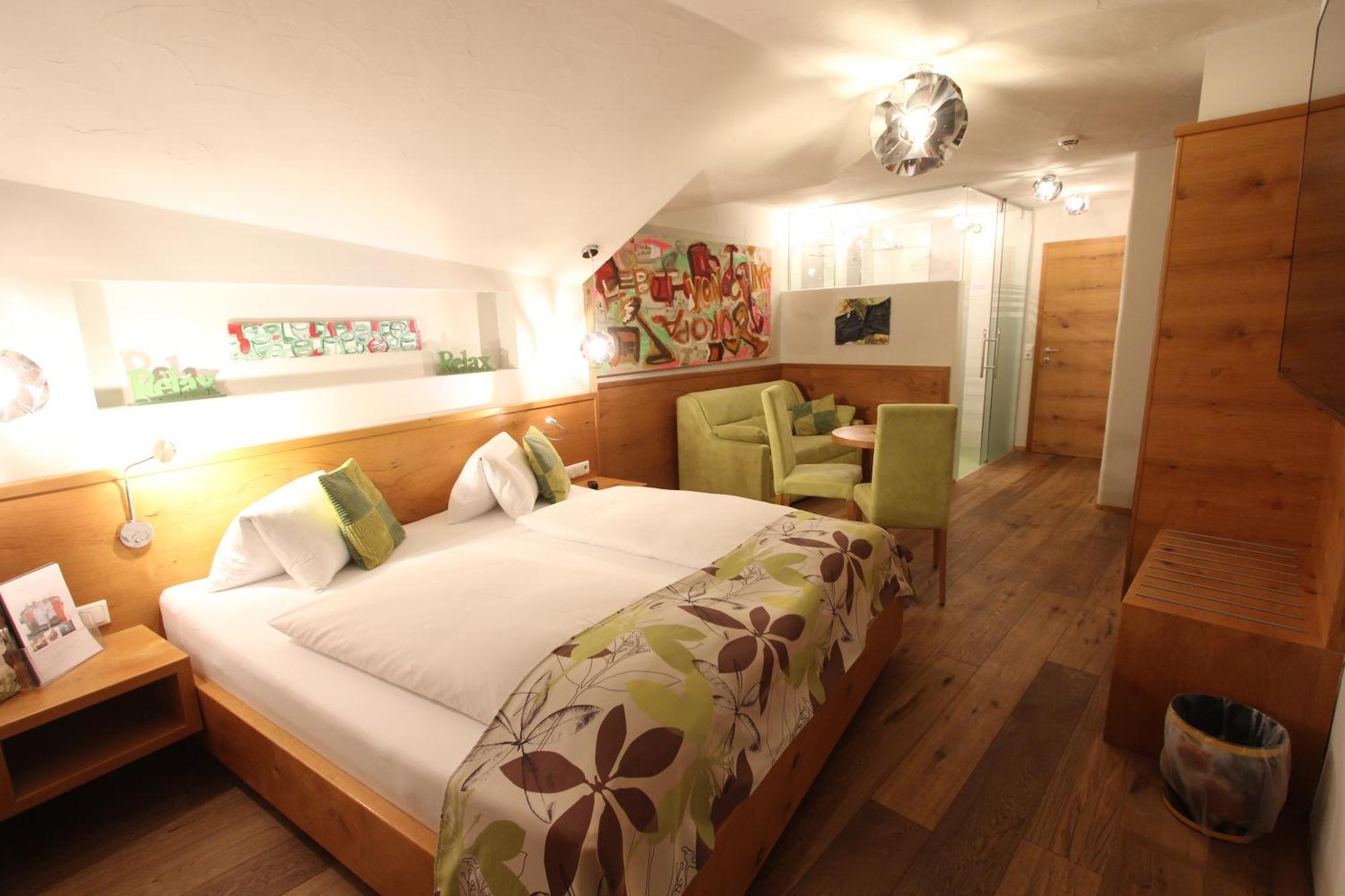 Malerwinkl Restaurant + Kunsthotel Hatzendorf 외부 사진