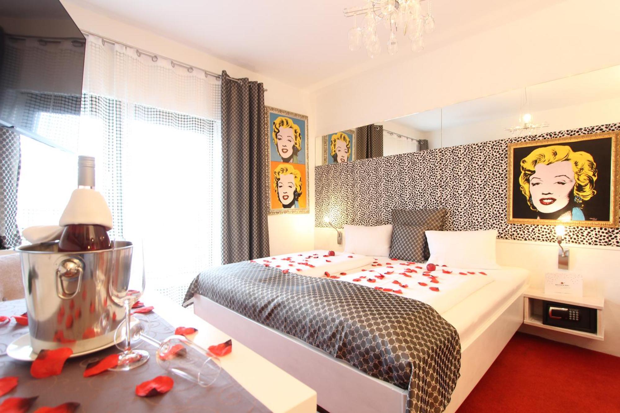 Malerwinkl Restaurant + Kunsthotel Hatzendorf 외부 사진