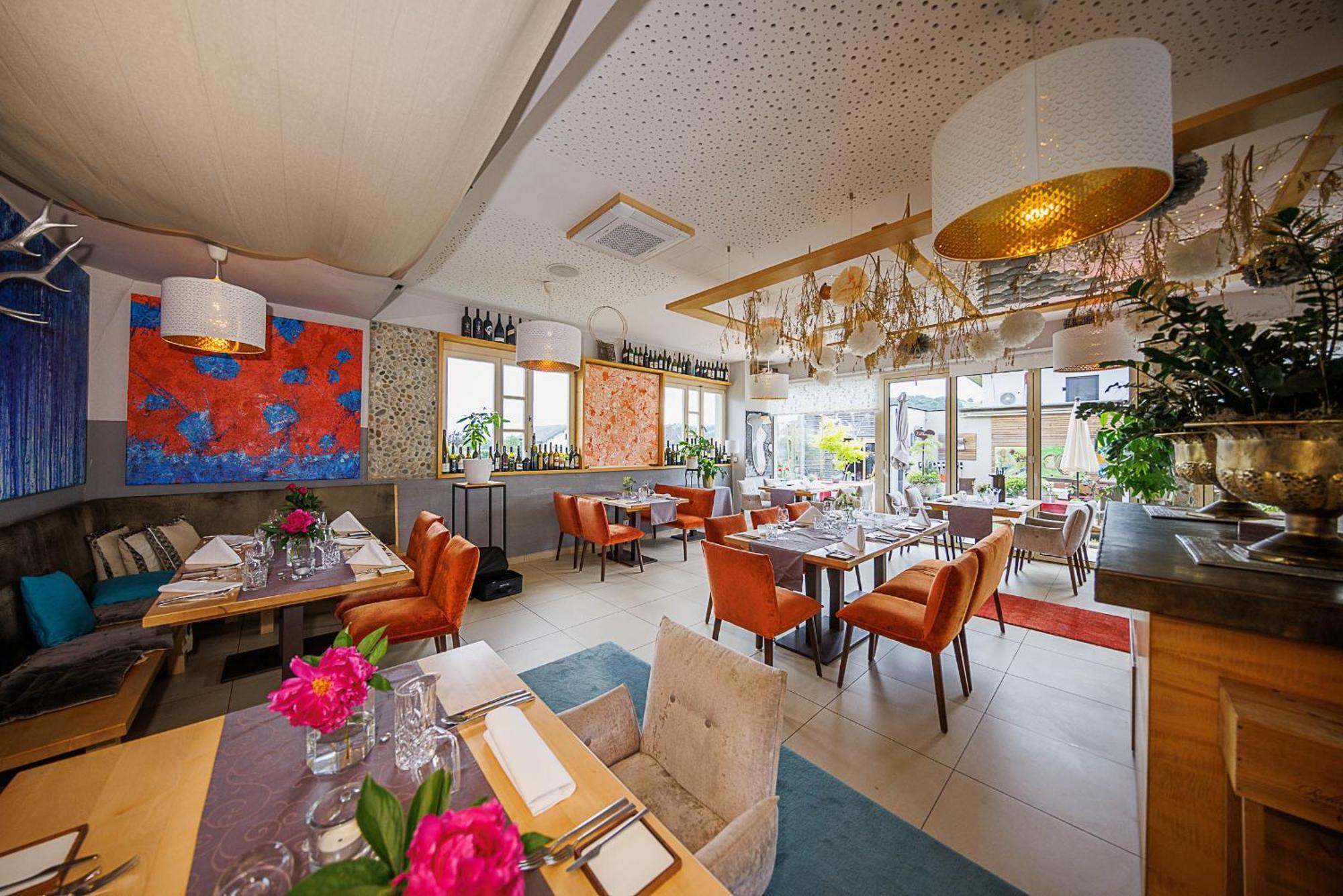 Malerwinkl Restaurant + Kunsthotel Hatzendorf 외부 사진