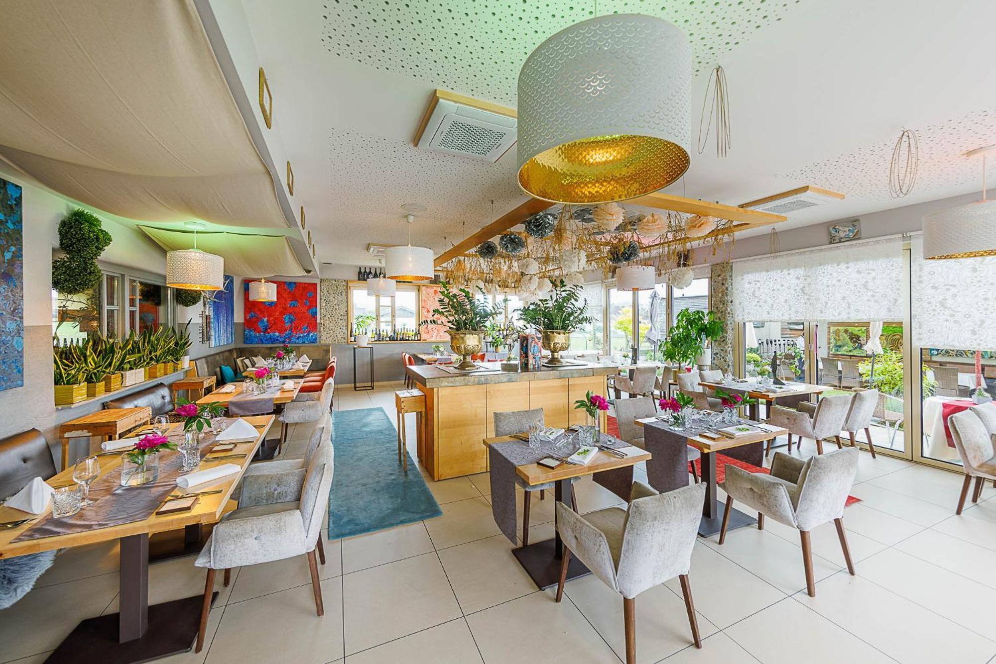 Malerwinkl Restaurant + Kunsthotel Hatzendorf 외부 사진