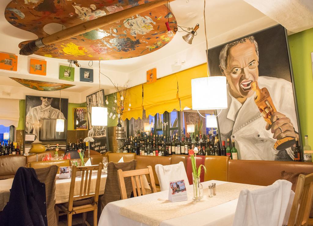 Malerwinkl Restaurant + Kunsthotel Hatzendorf 외부 사진