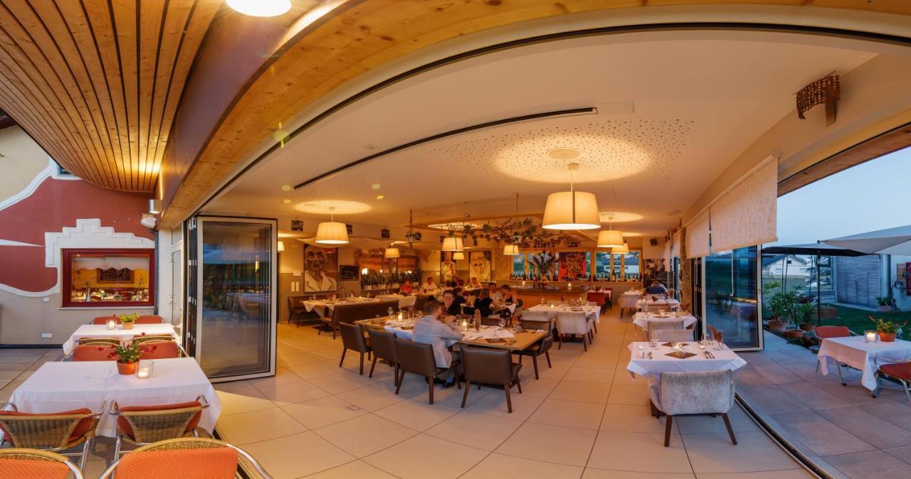 Malerwinkl Restaurant + Kunsthotel Hatzendorf 외부 사진